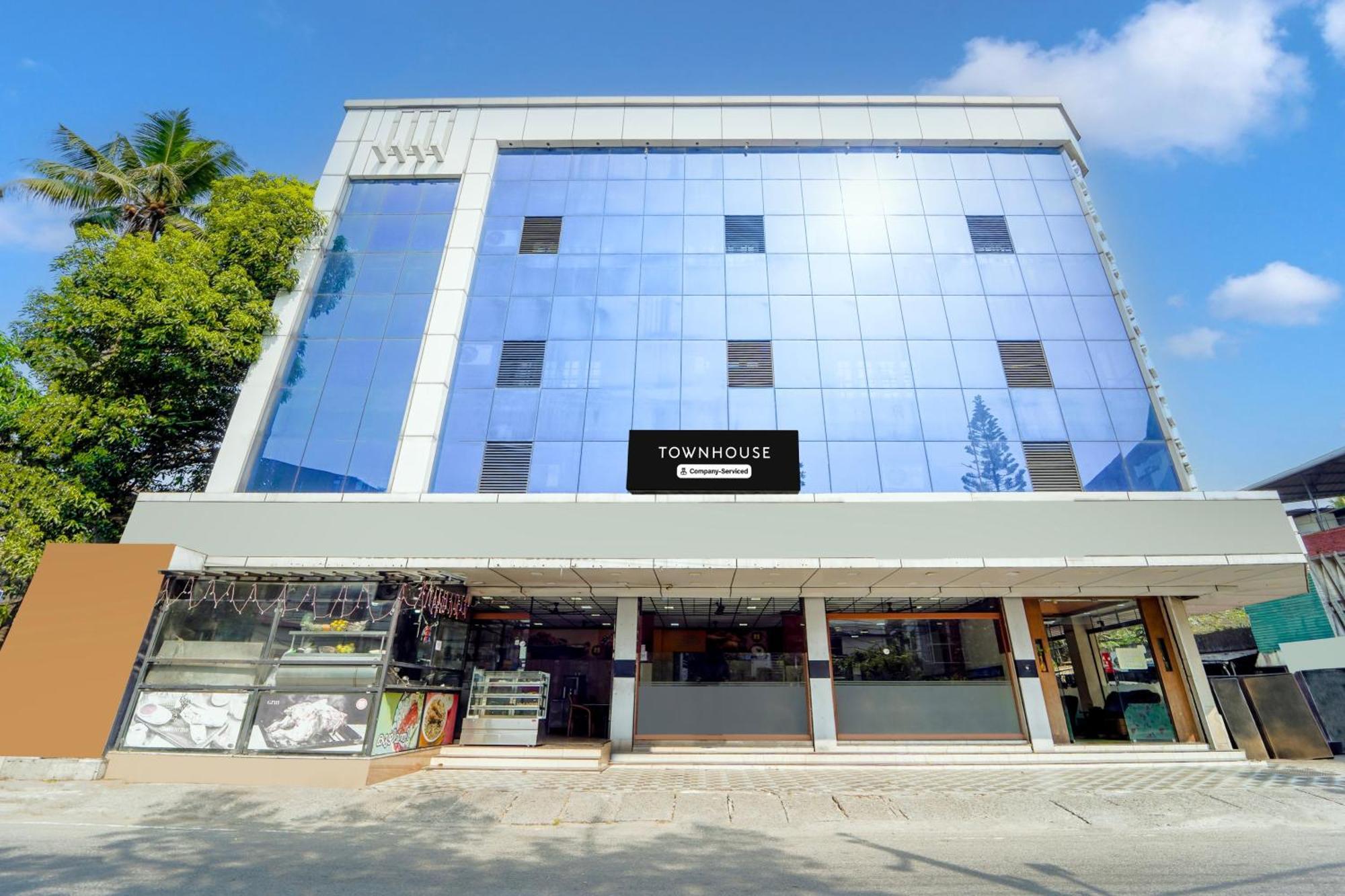 Super Townhouse City Center Ernakulam Kochi Extérieur photo