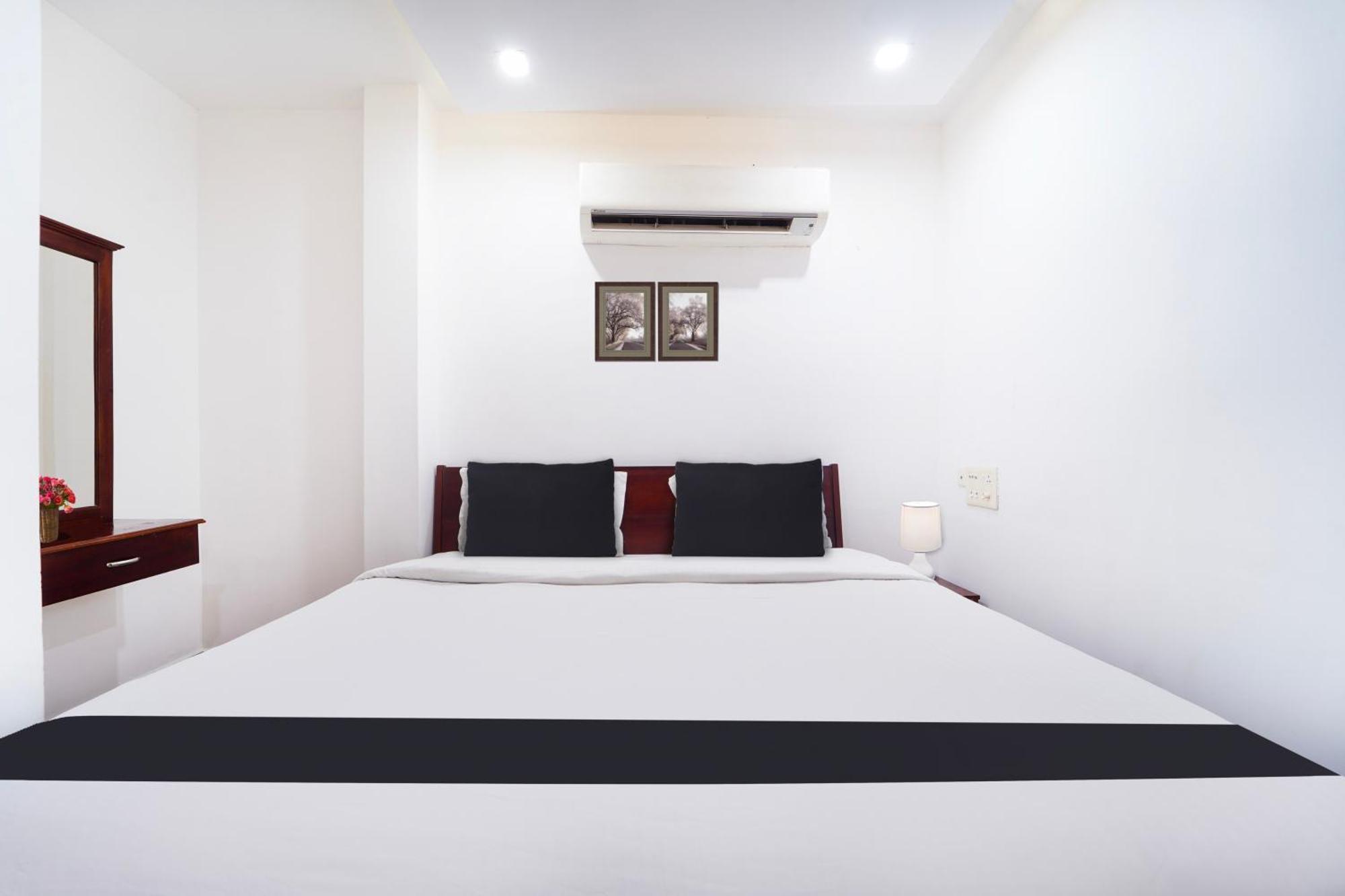 Super Townhouse City Center Ernakulam Kochi Extérieur photo