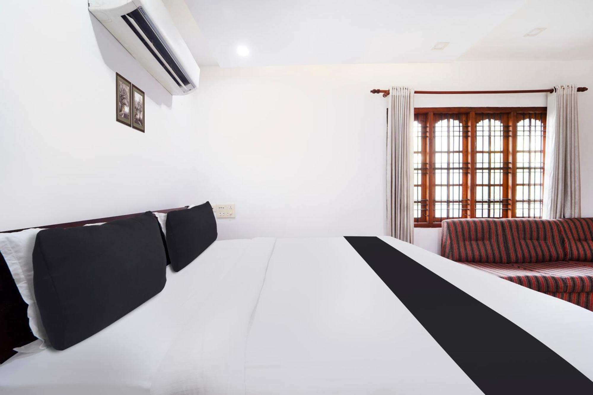 Super Townhouse City Center Ernakulam Kochi Extérieur photo
