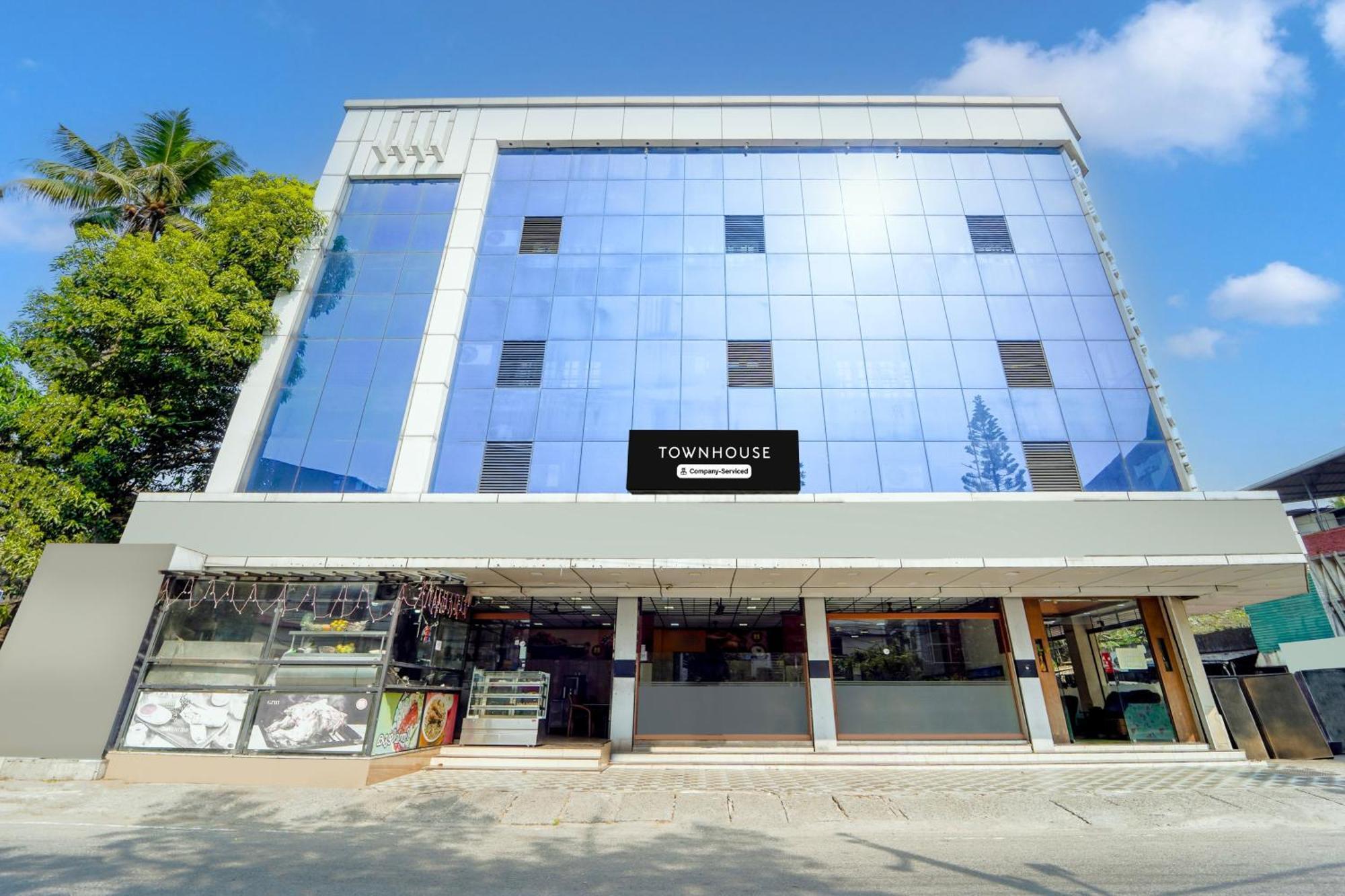 Super Townhouse City Center Ernakulam Kochi Extérieur photo