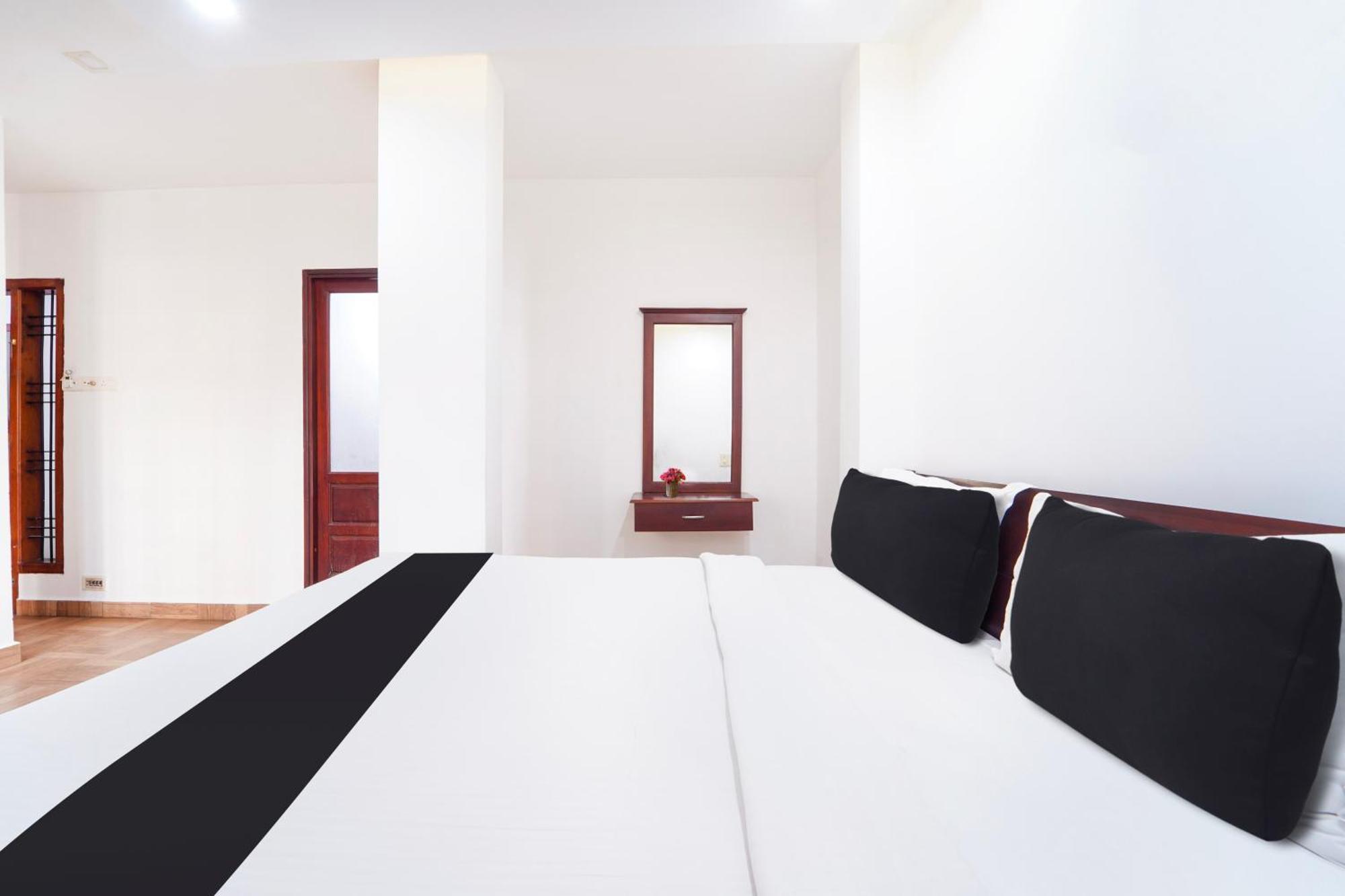 Super Townhouse City Center Ernakulam Kochi Extérieur photo