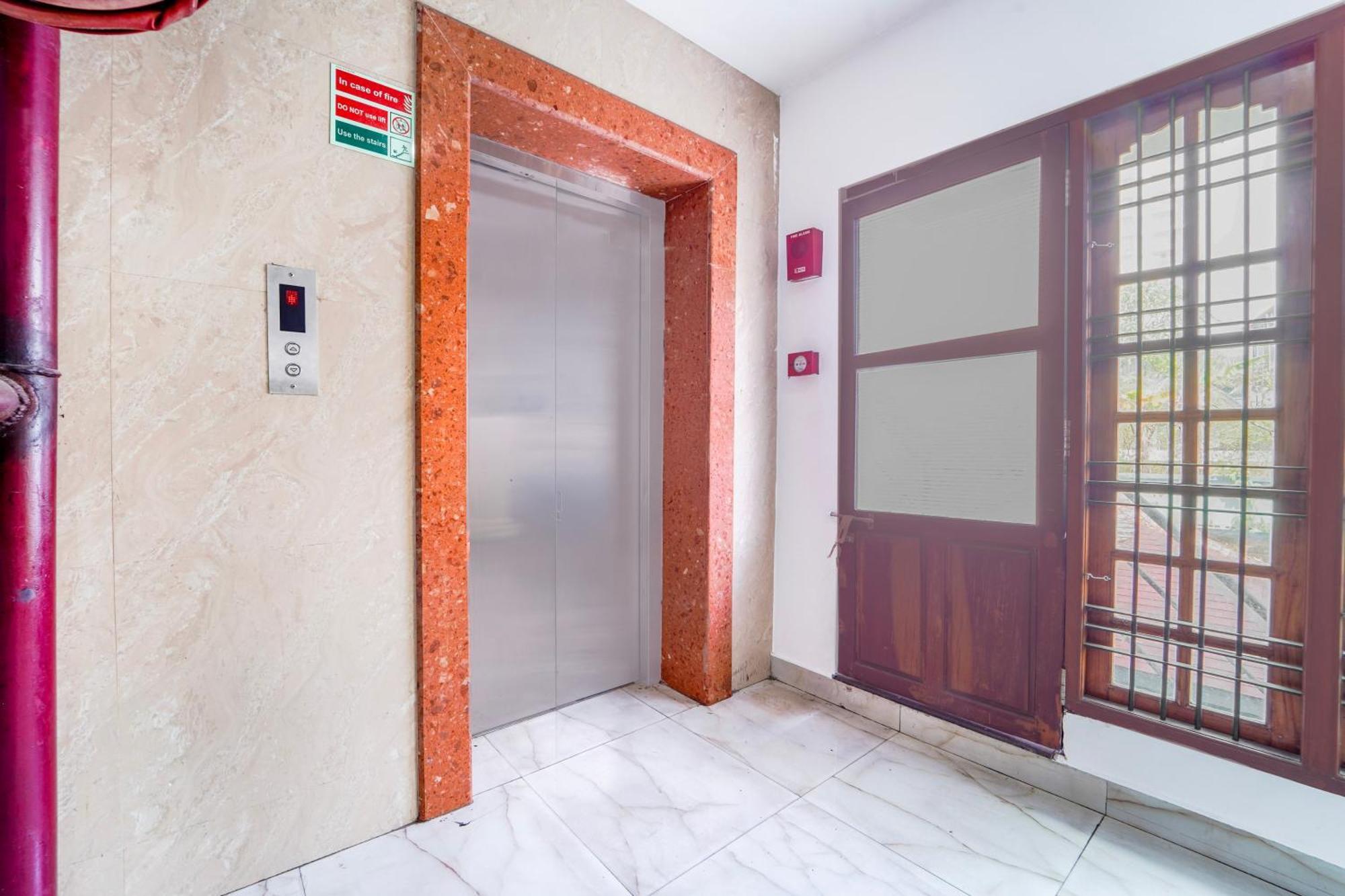Super Townhouse City Center Ernakulam Kochi Extérieur photo